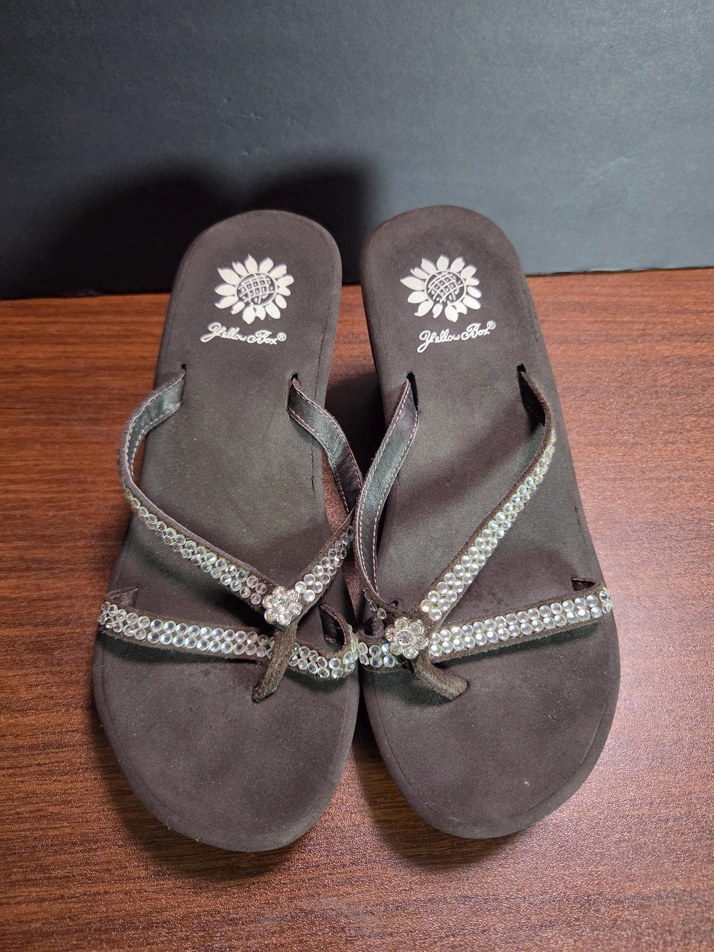 Yellow Box Women's Black Rhinestone Flip Flop Sandals Size 4-5